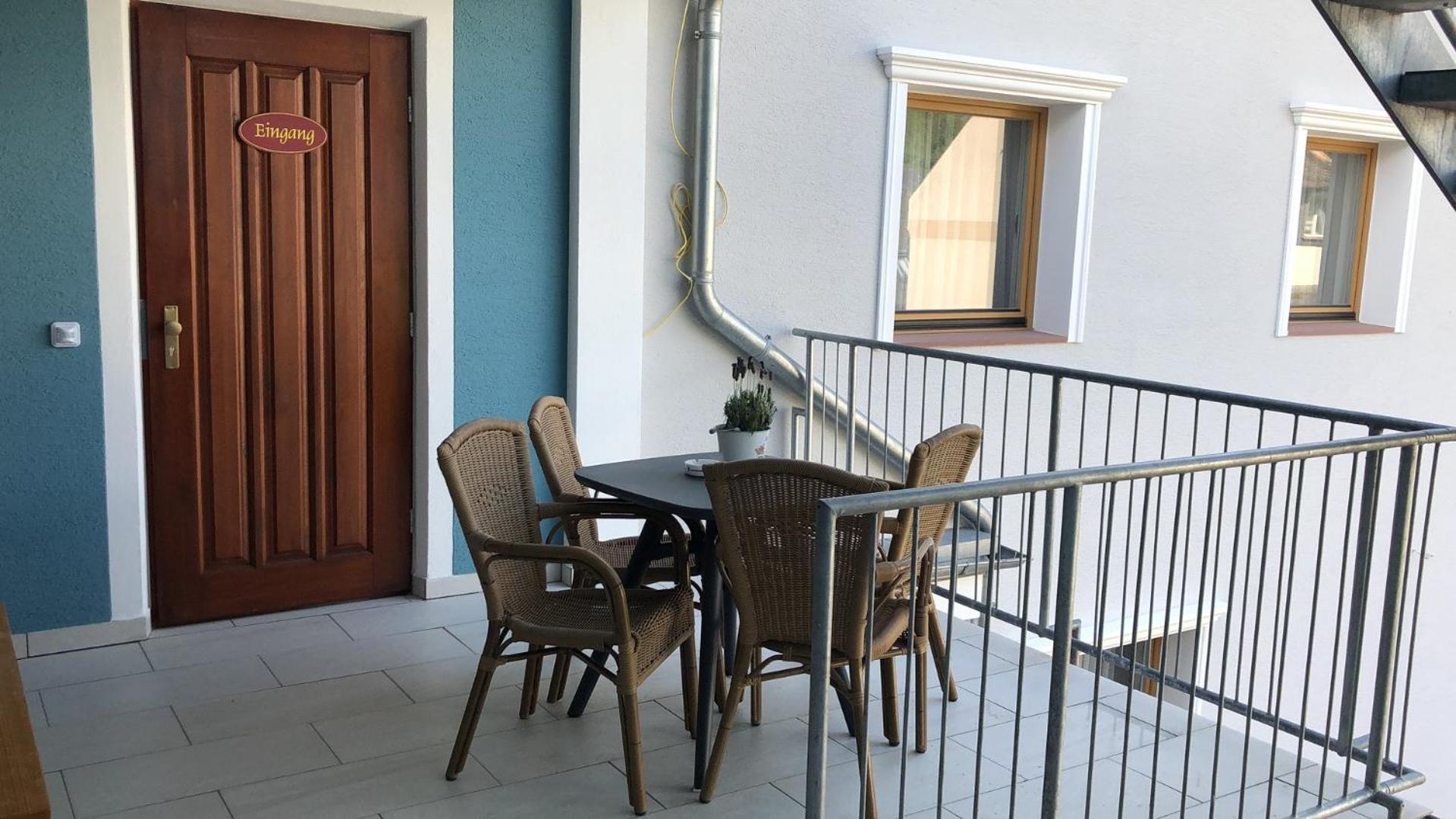 Rheinliebe Bistro Und Pension Lorch am Rhein Buitenkant foto